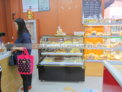 F104上海閔行牛奶棚蛋糕展示柜