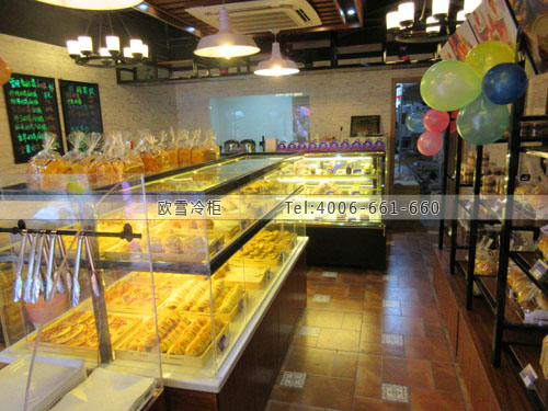 F146重慶市渝北區(qū)香緹麗舍蛋糕展示柜