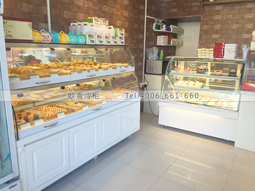 F109深圳龍華新區(qū)多頓烘焙面包展示柜